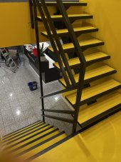 Protiskluzové schodišťové stupně GRIP | Zrnitost: SC Fine | Žluté