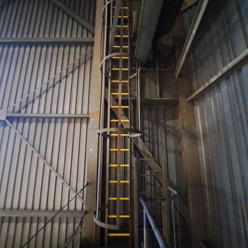 Žebříková příčka GRIP | Zrnitost: IG medium | Hranatá | Šedá - Délka: 400 mm, Vnitřní průměr: 35 mm