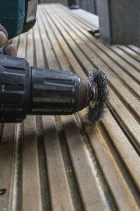 Protiskluzové podlahové pásy mini GRIP | Zrnitost: IG Medium | 4 mm | délka 1000 mm | 10 ks